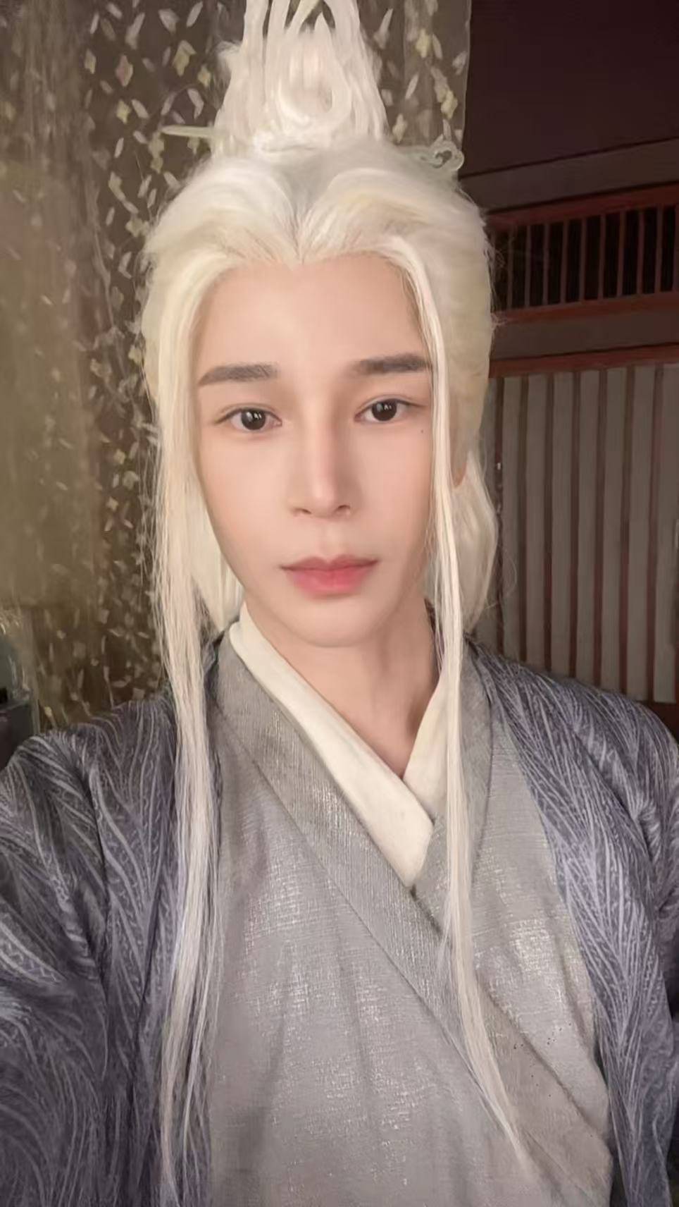 j9九游会俱乐部登录入口陈奕天白发古装造